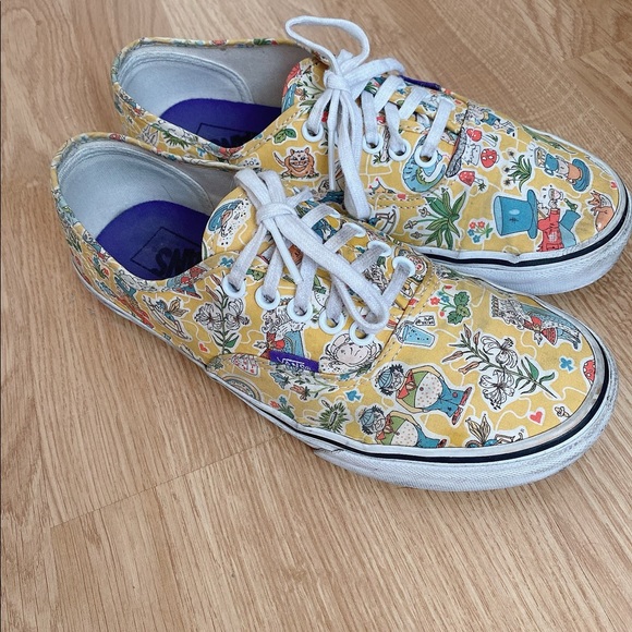 alice in wonderland vans size 9
